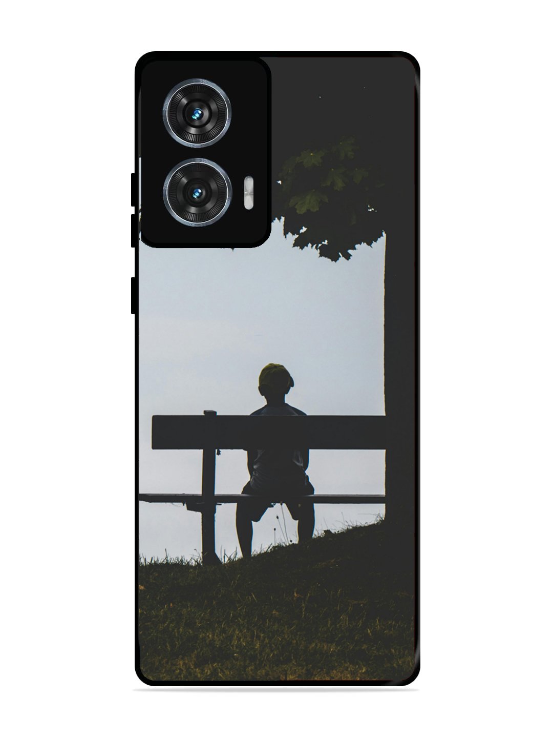 Motorola Moto G85 Alone under the Baniyan Tree