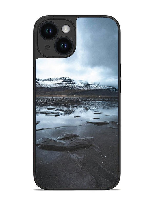 iPhone 14 Beach And Mountain