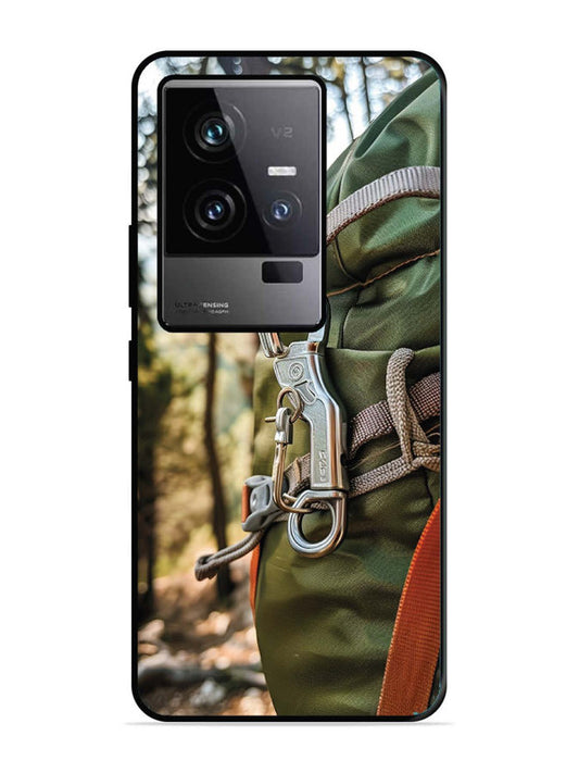 iQoo 11 5G Hiking Gear Close-up