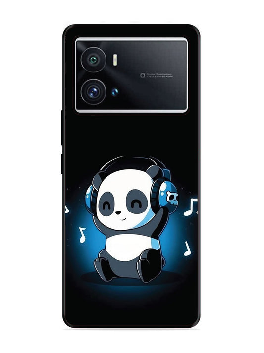 iQoo 9 Pro Panda Listening Music