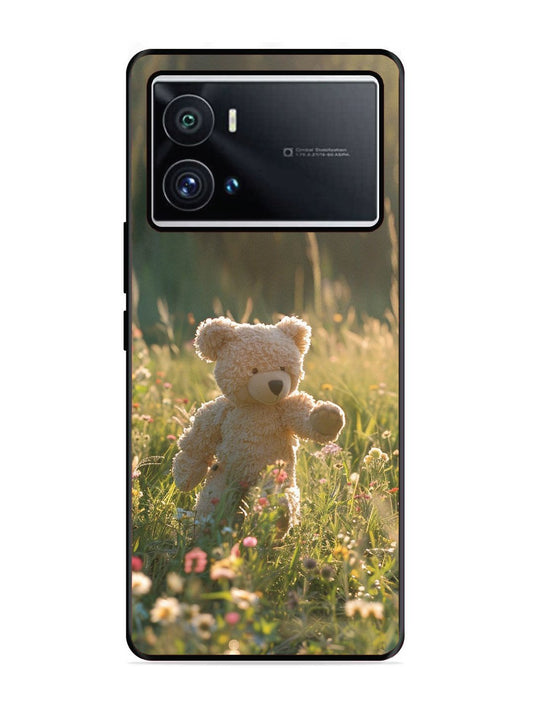 iQoo 9 Pro Teddy Bear Outdoors