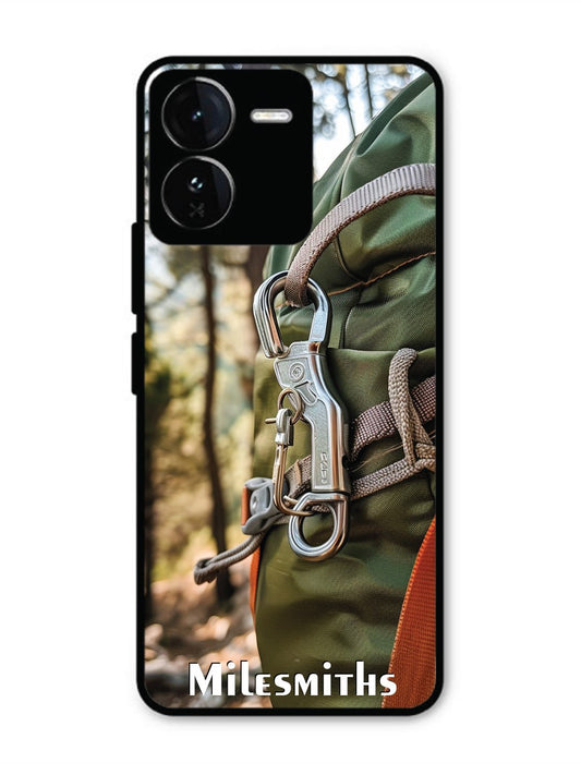 iQoo Z9 5G Hiking Gear Close-up