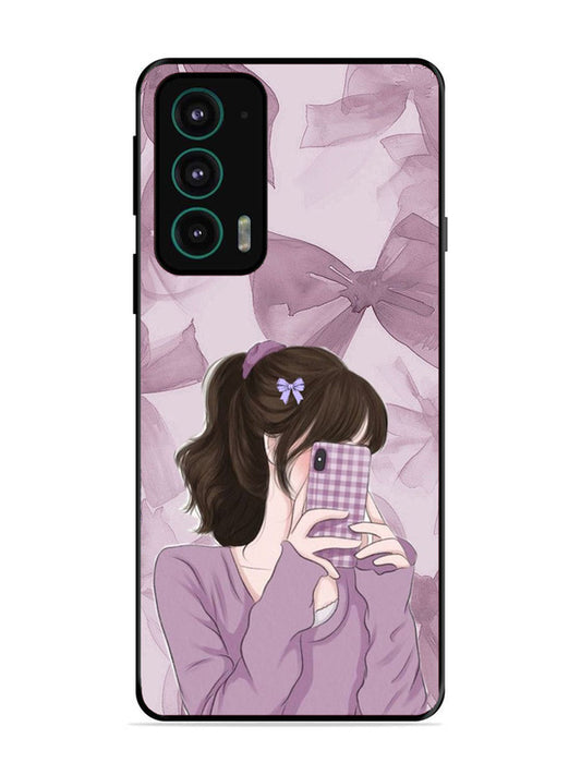 Motorola Edge 20 Pinky Girl taking selfie