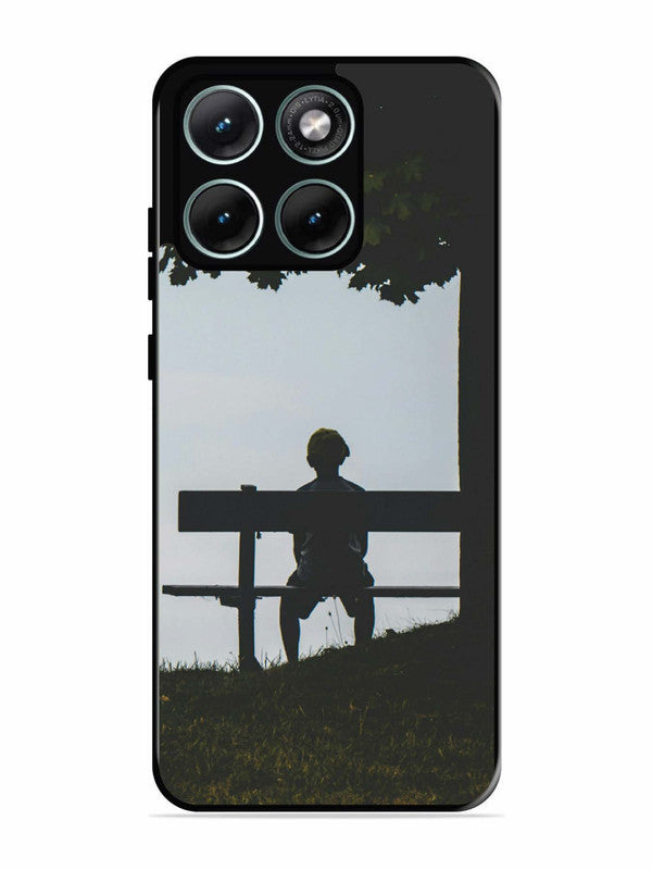 Motorola Edge 70 Fusion Alone under the Baniyan Tree
