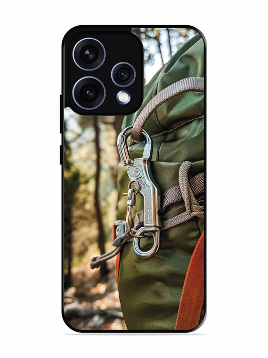 Oppo RENO 15 5G Hiking Gear Close-up