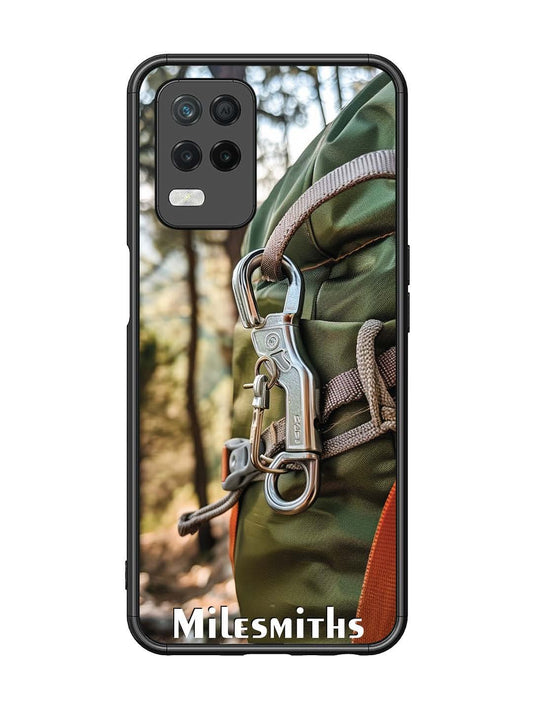 realme 8 5G Hiking Gear Close-up